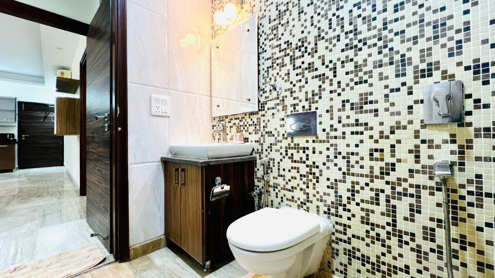 Olive Serviced Apartments - New Friends Colony New Delhi Buitenkant foto