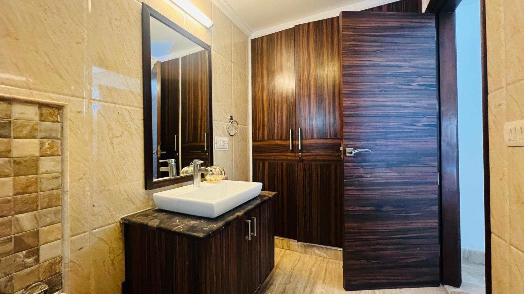 Olive Serviced Apartments - New Friends Colony New Delhi Buitenkant foto